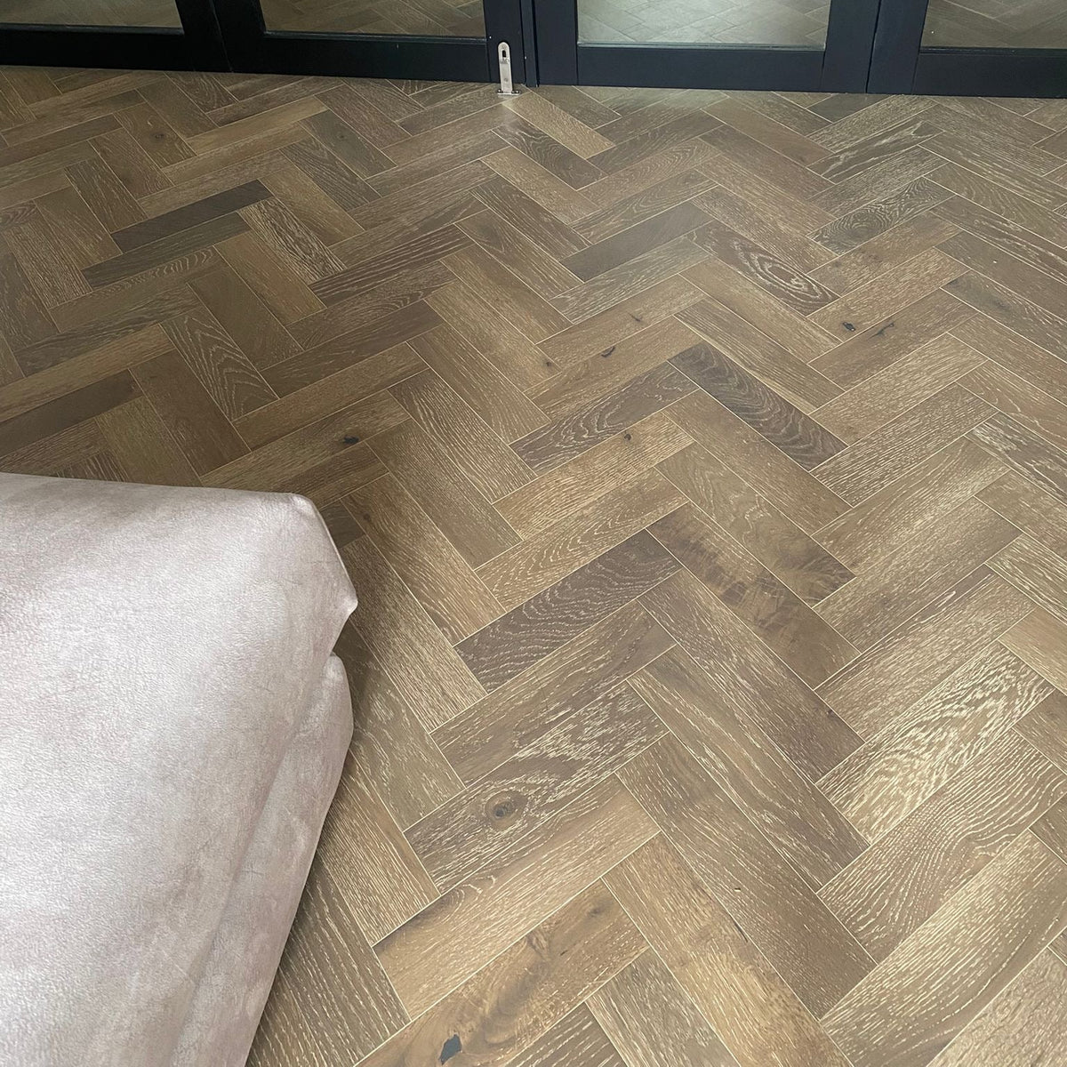 Dahlia Oak Herringbone Engineered