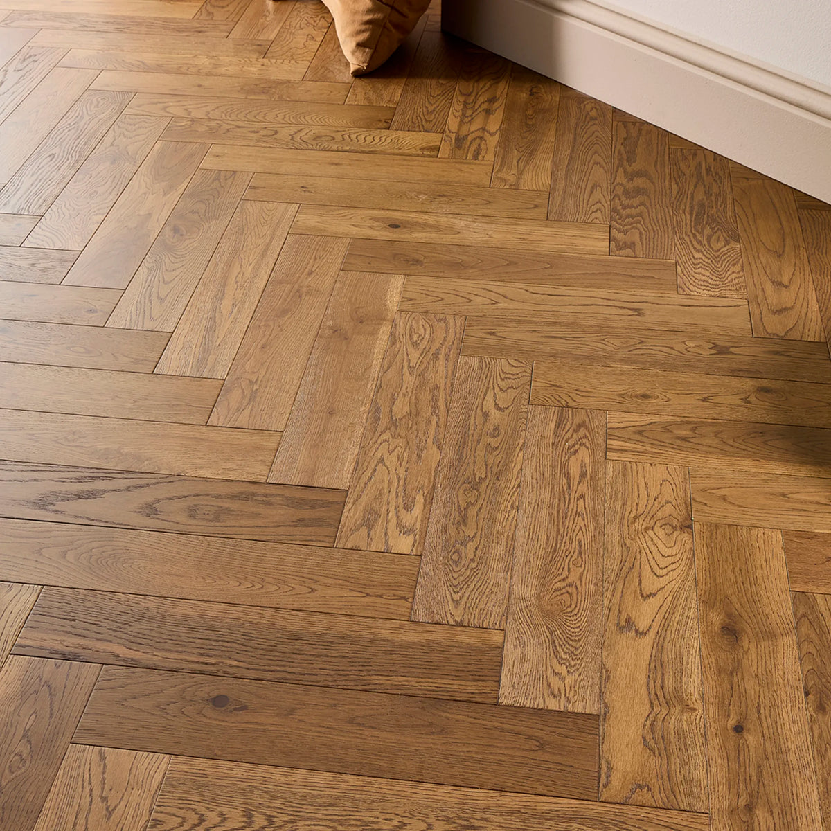 Double Smoked & Brushed UV Laquered Herringbone Solid Wood