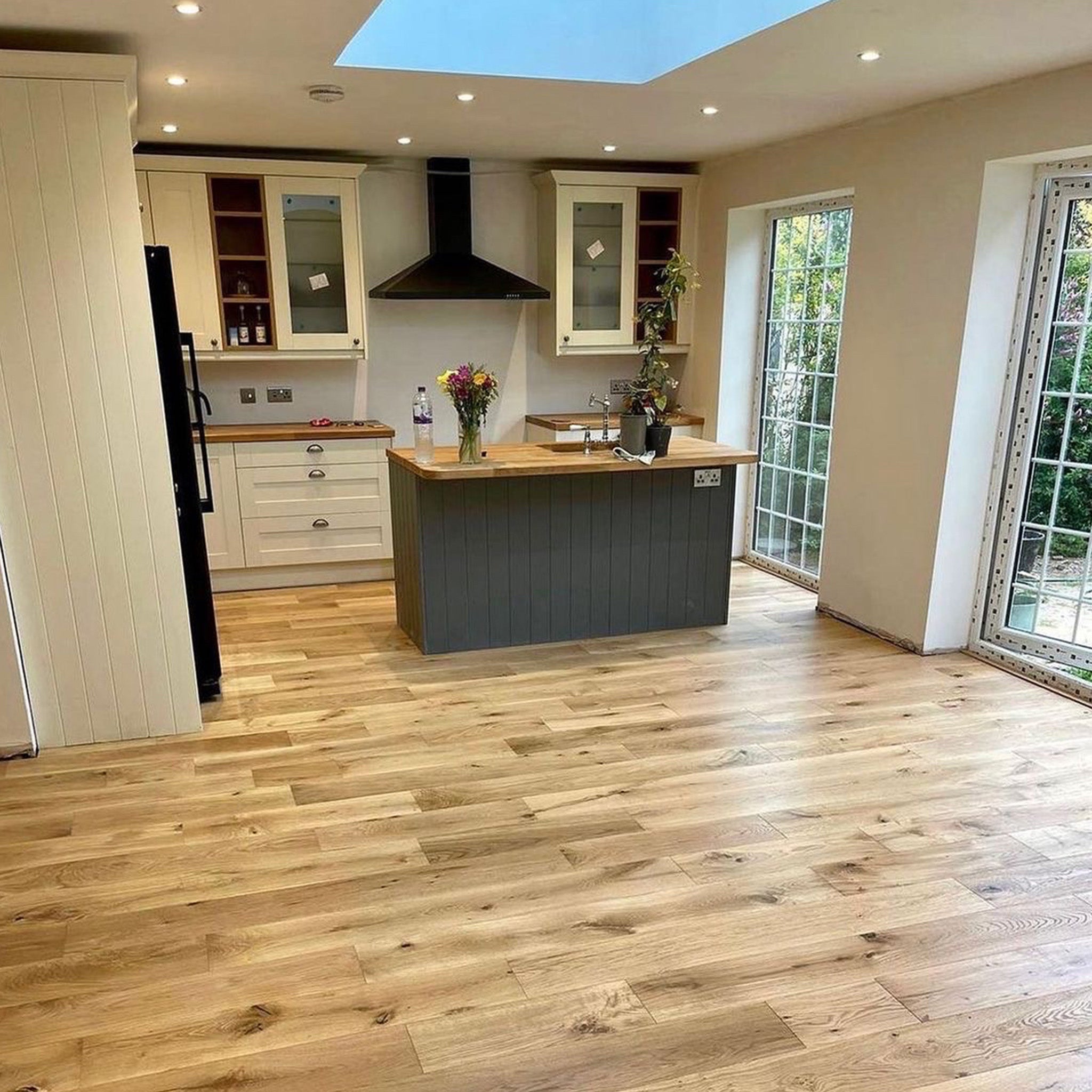 Brushed & Lacquered (Long) 14/3 x 190mm Straight Engineered - Floor Street