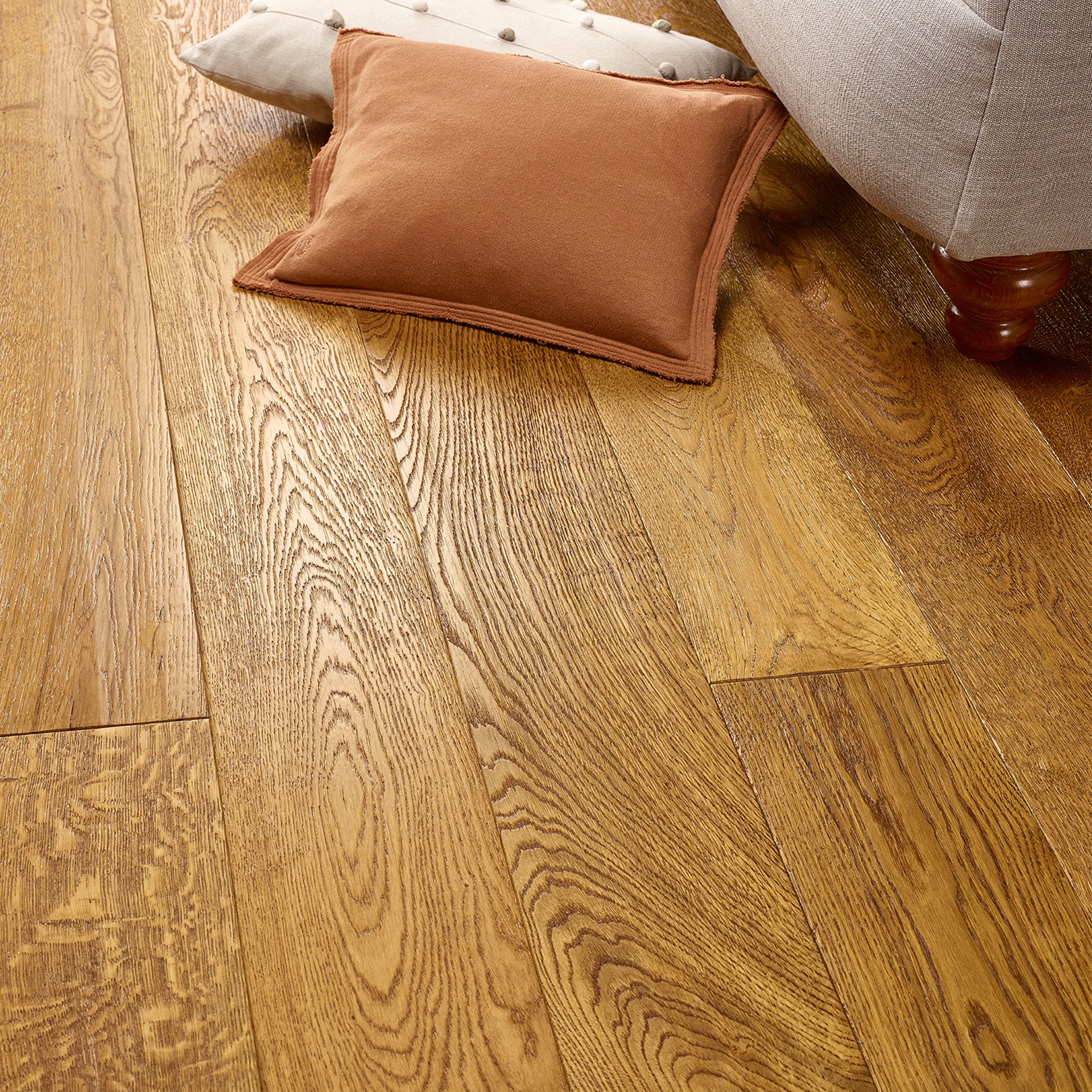 Deep Brushed Handscraped Golden Brushed & Lacquered 20/6 x 180mm Straight Engineered