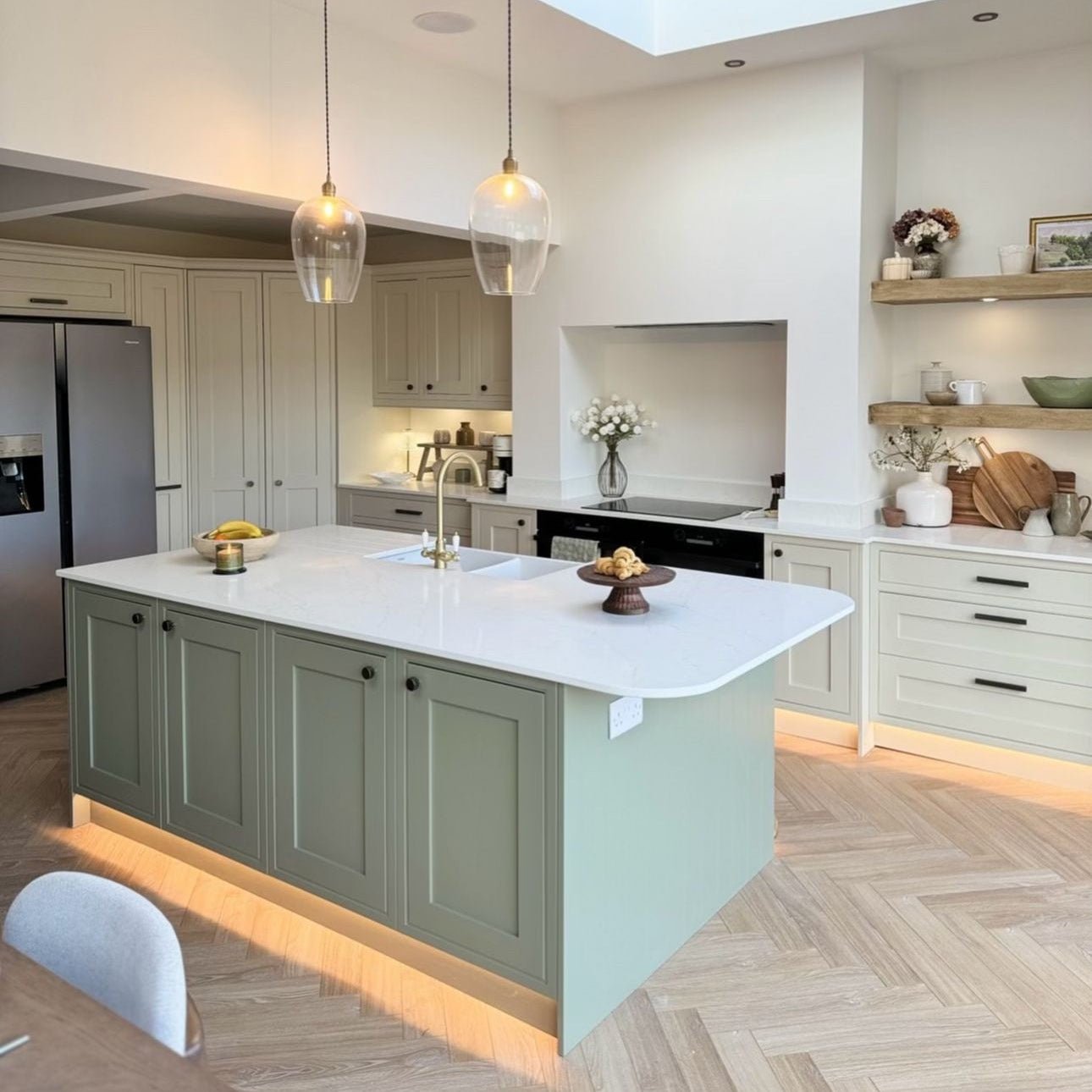 Desert Oak 12mm Herringbone Laminate - Floor Street