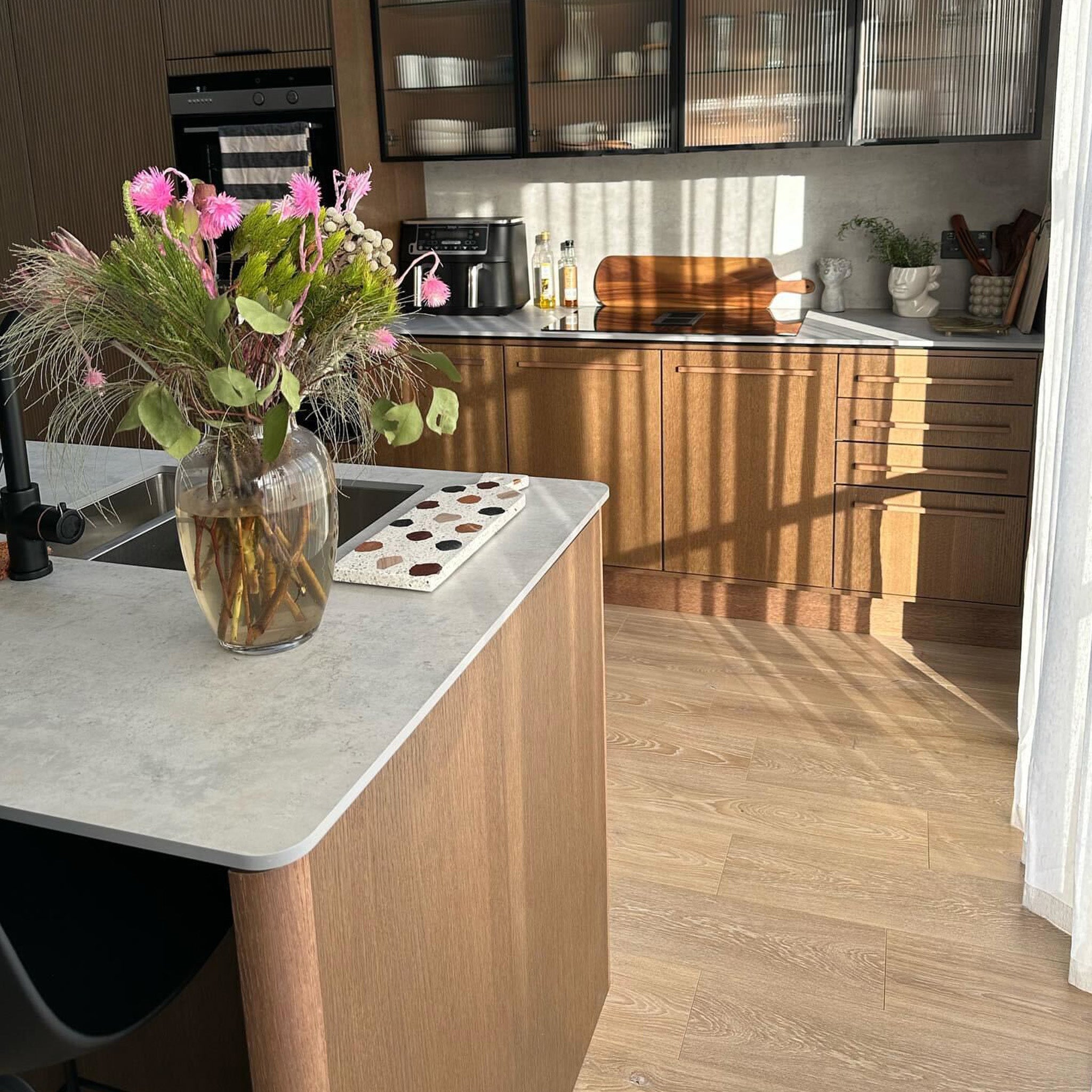 Desert Oak 12mm Straight Laminate - Floor Street