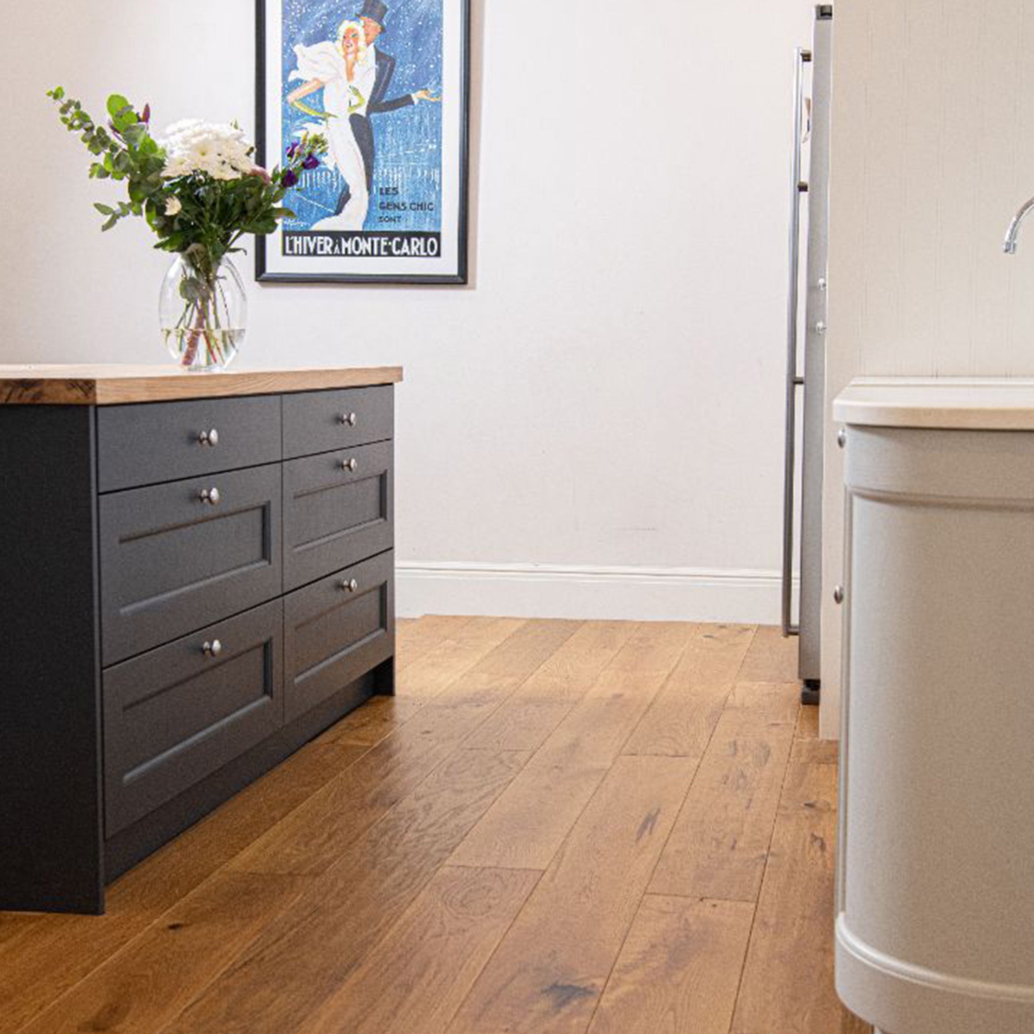 Golden Handscraped Lacquered 15/4 x 190mm Straight Engineered - Floor Street