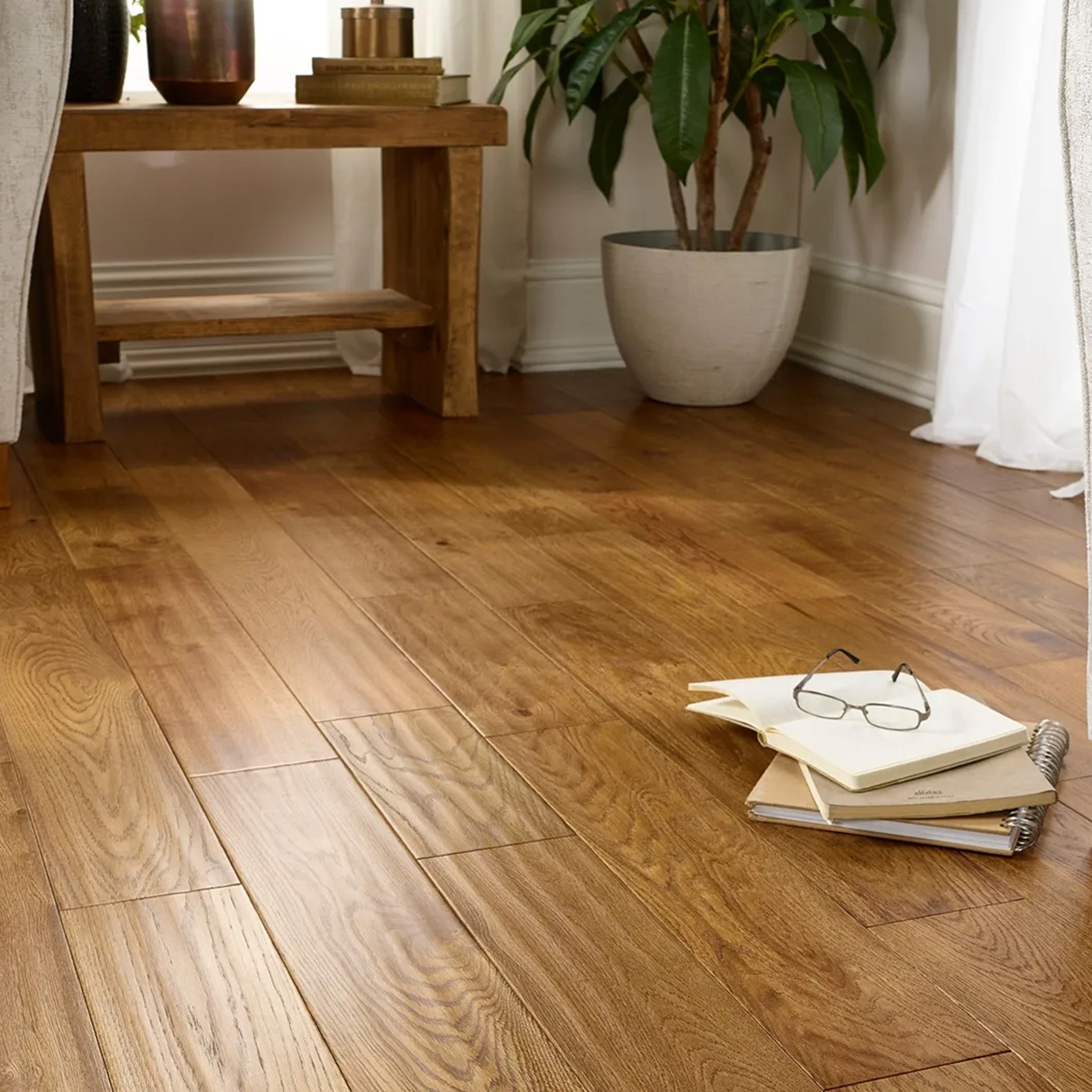 Golden Handscraped Lacquered 18/5 x 150mm Straight Engineered - Floor Street