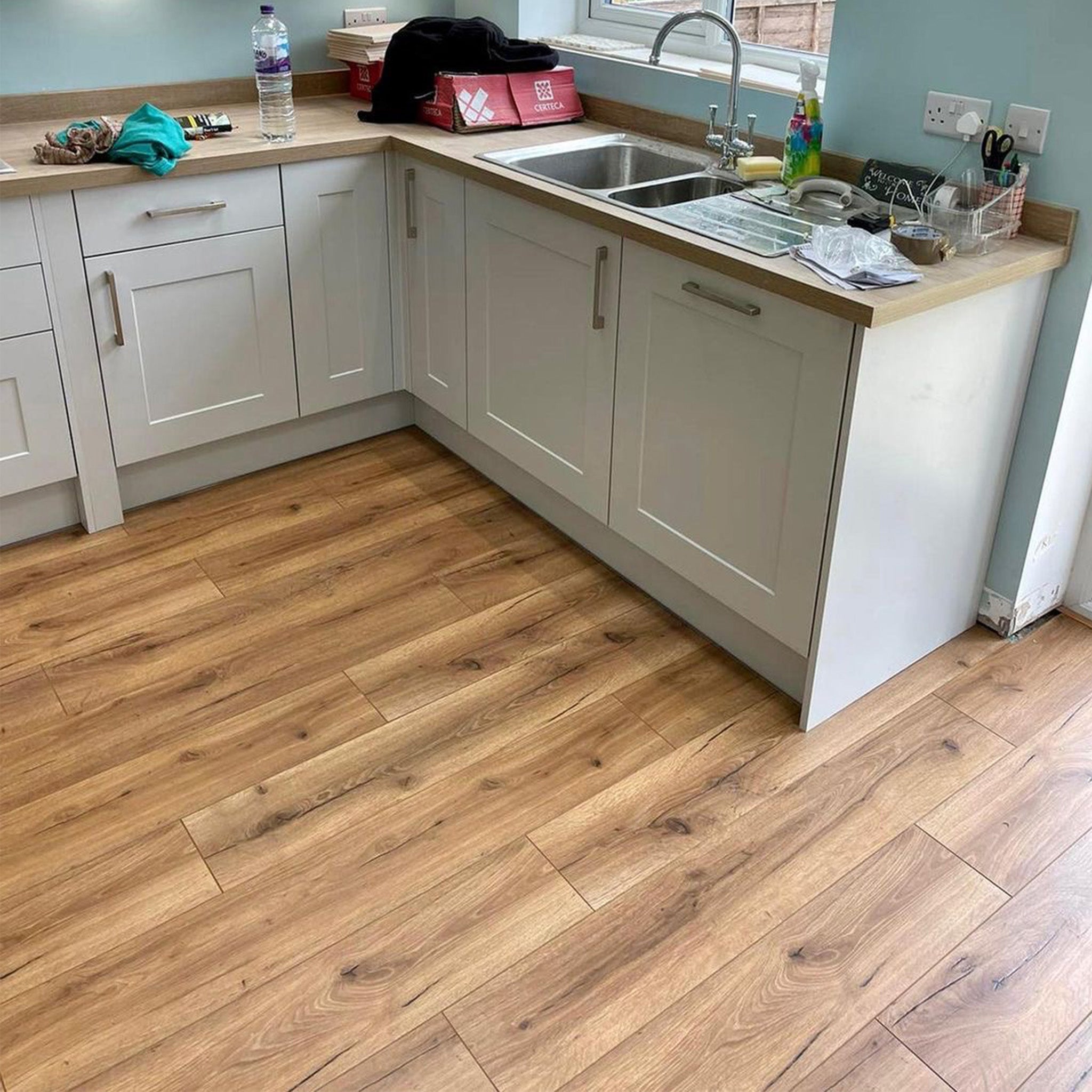 Heritage Oak 12mm Senior Straight Laminate - Floor Street