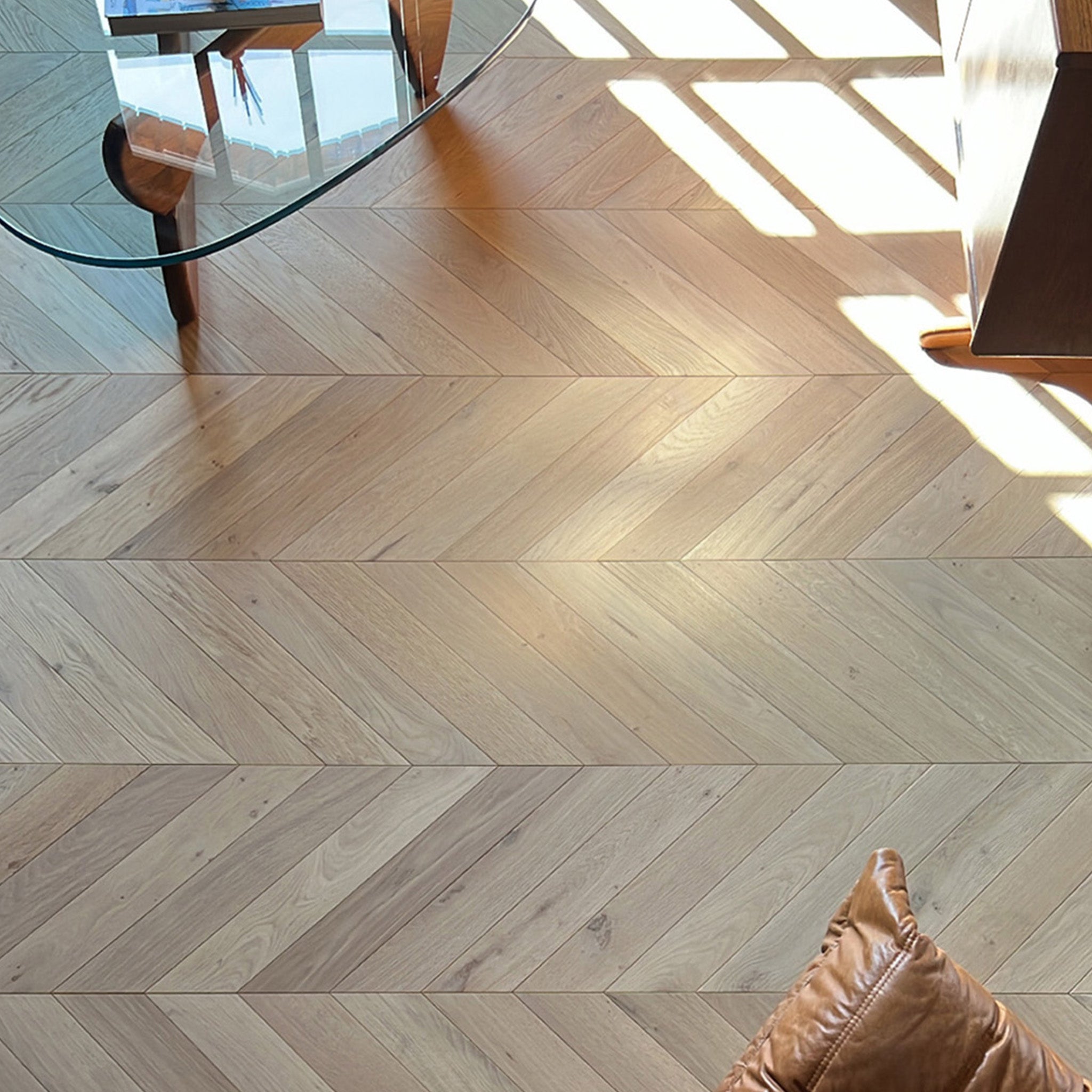Invisible Oak 14/3 x 90mm Chevron Engineered