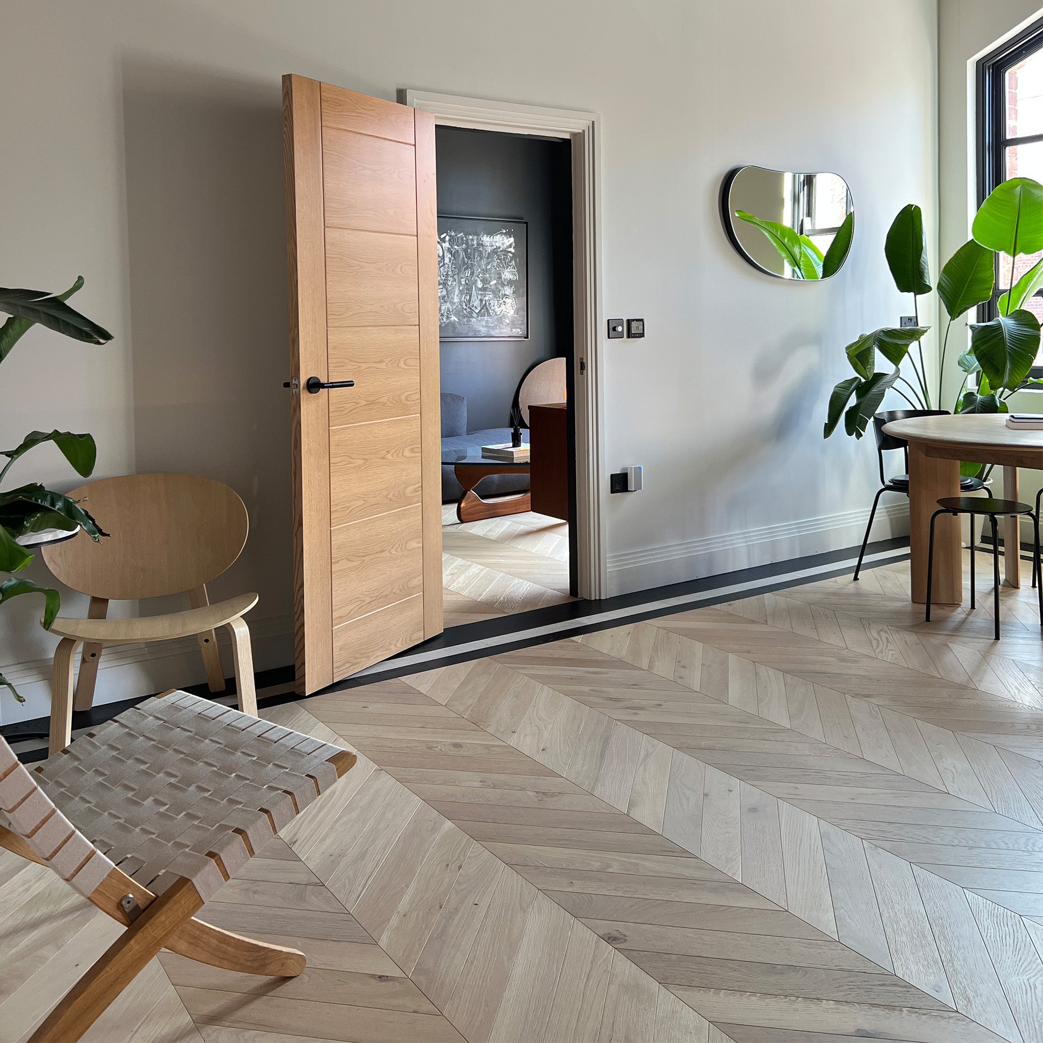 Invisible Oak 14/3 x 90mm Chevron Engineered