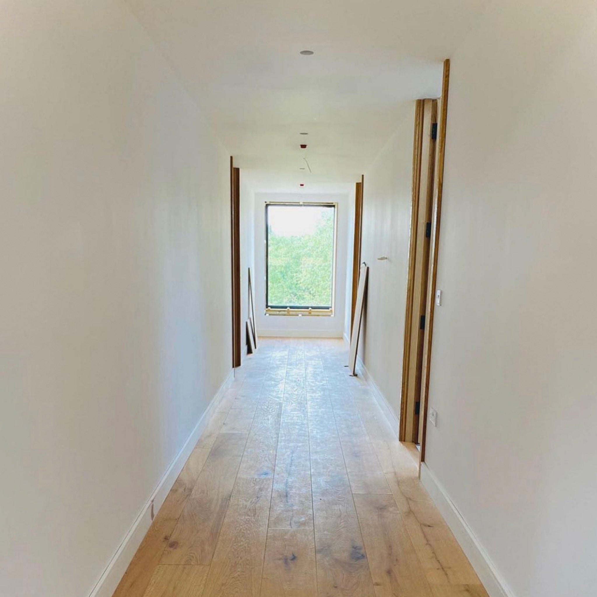 Natural Brushed UV Lacquered 15/4 x 220mm Straight Engineered