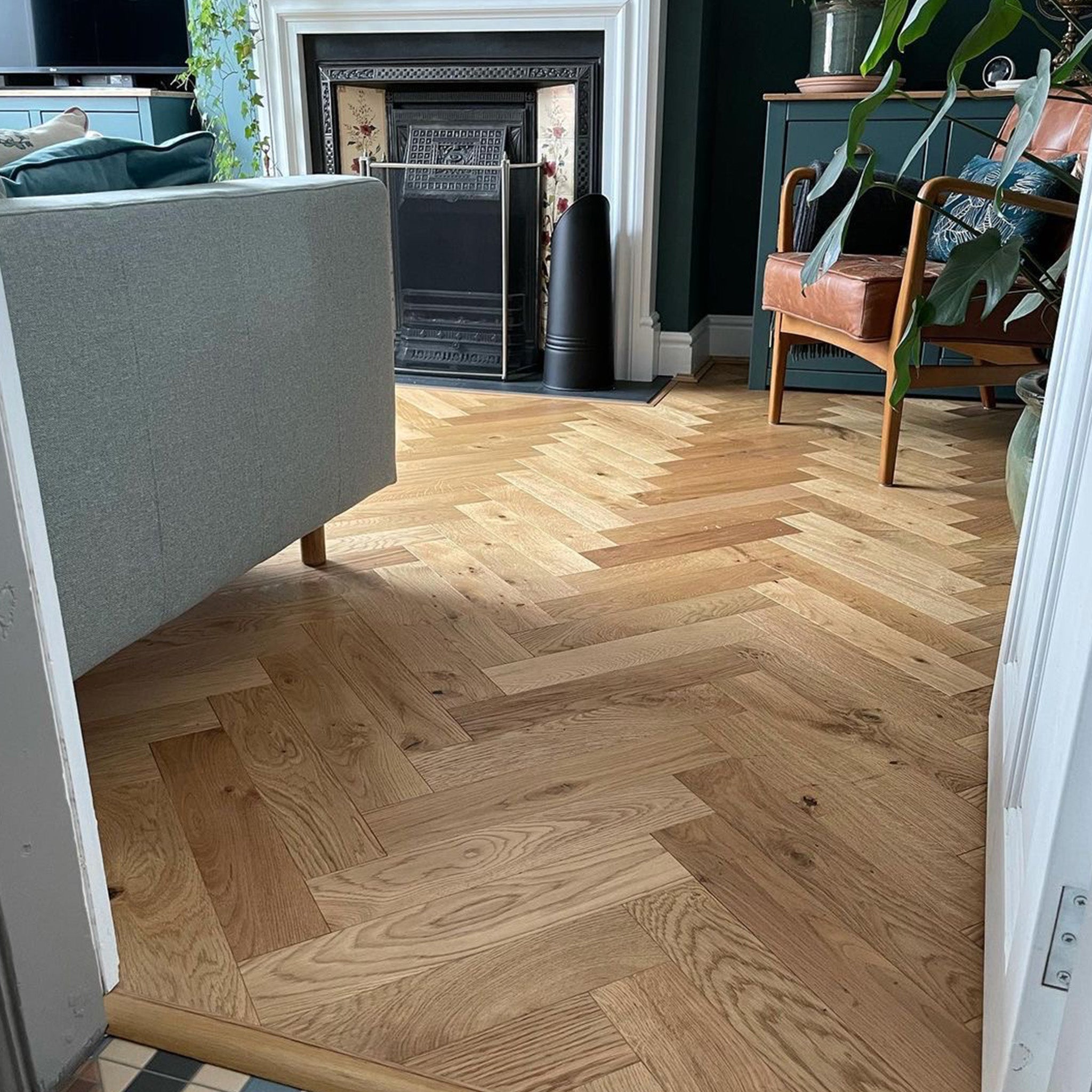 Natural Brushed UV Lacquered 15/4 x 90mm Herringbone Engineered - Floor Street