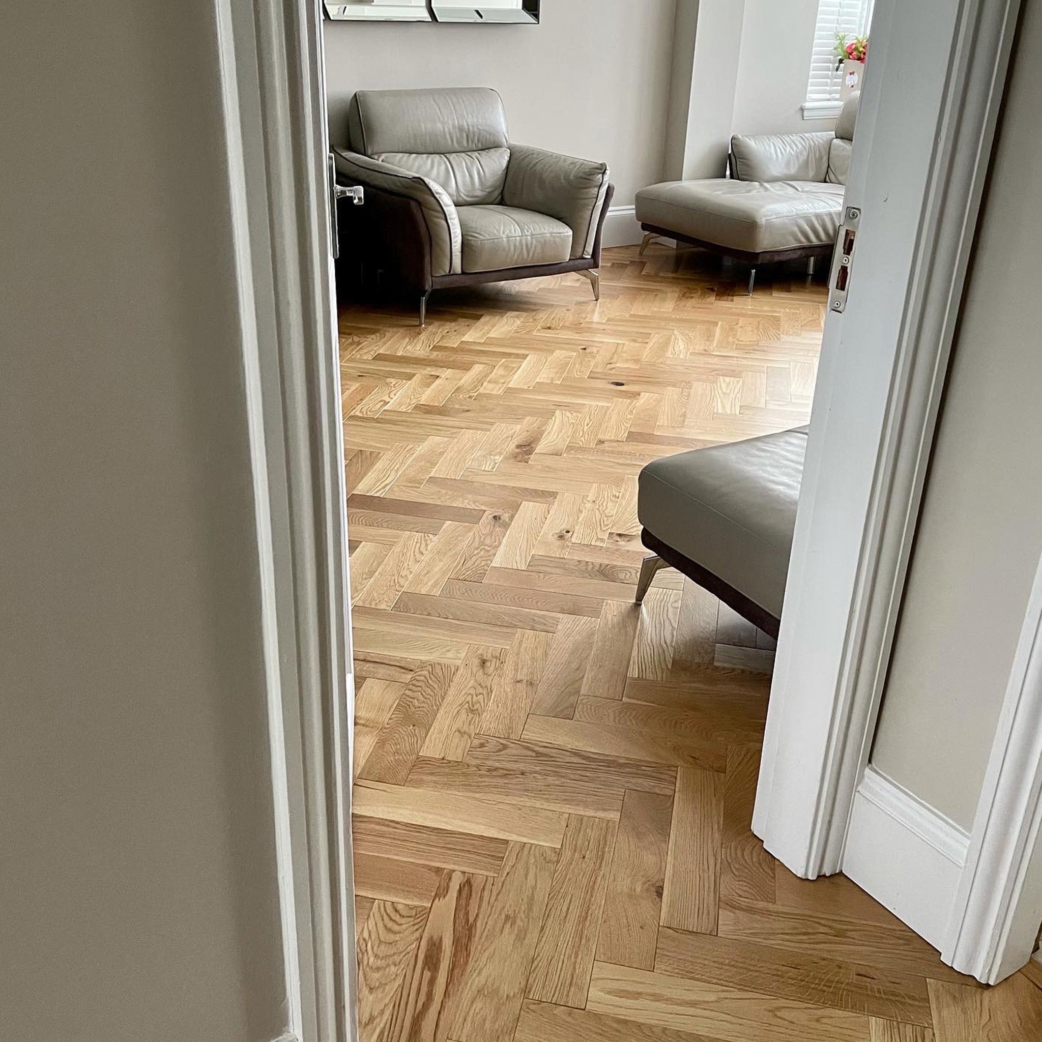 Natural Lacquered 15/4 x 90mm Herringbone Engineered
