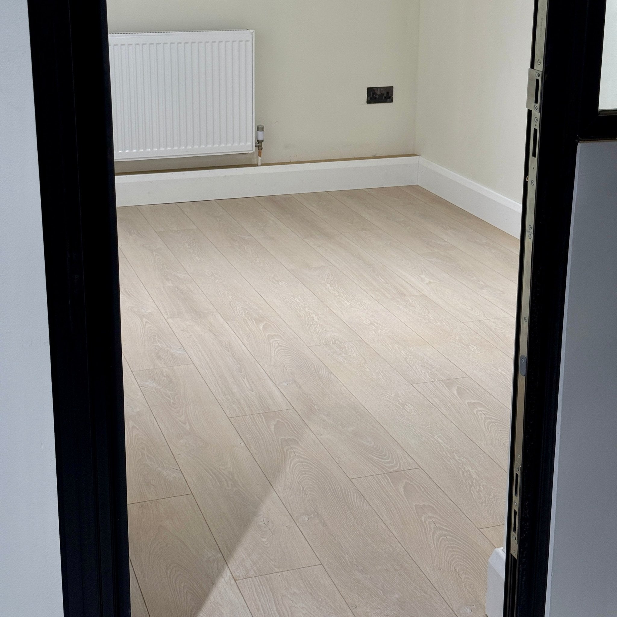 Pearl Oak 12mm Straight Laminate - Floor Street