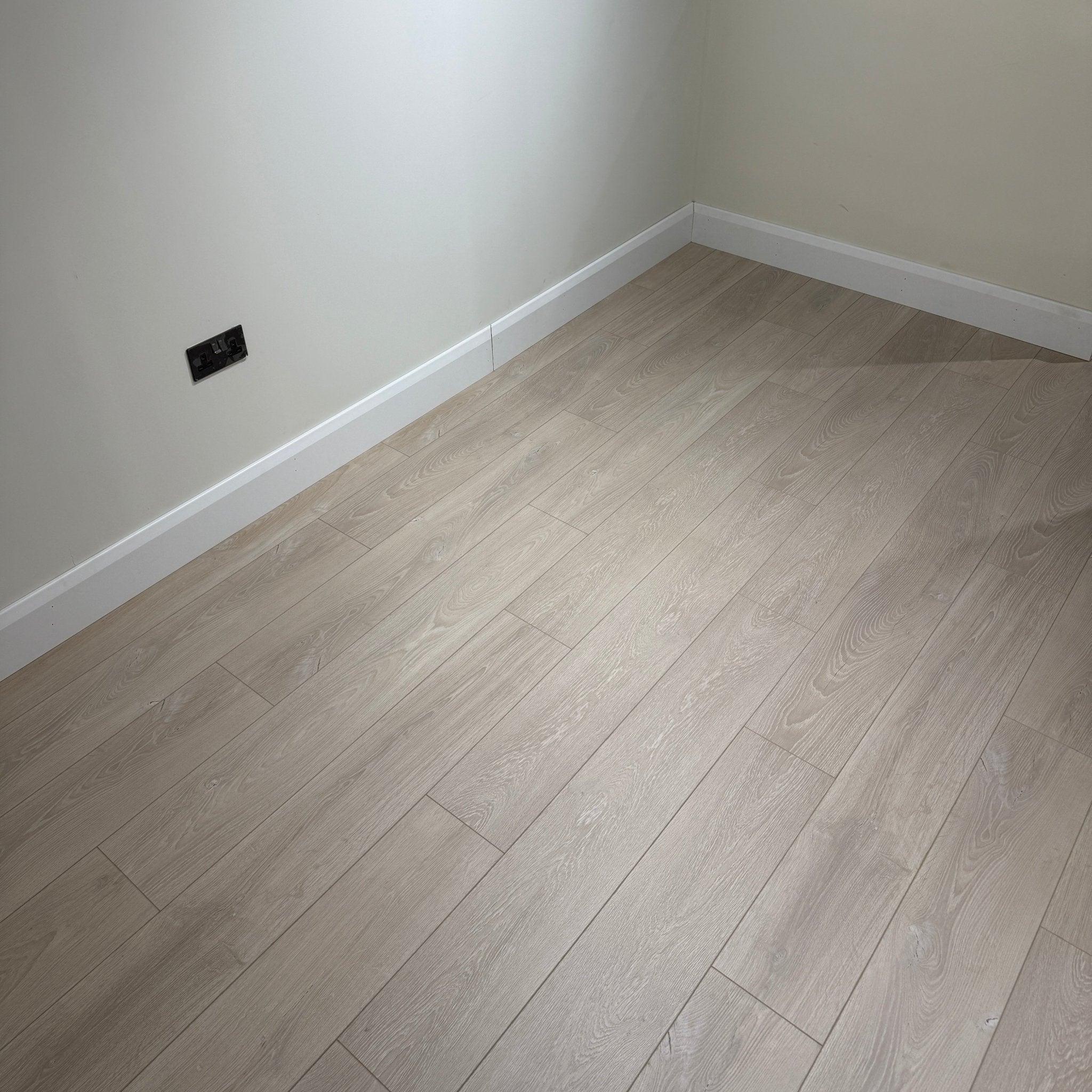 Pearl Oak 12mm Straight Laminate - Floor Street