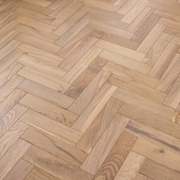 Hand Scraped Smoked White 18mm Herringbone