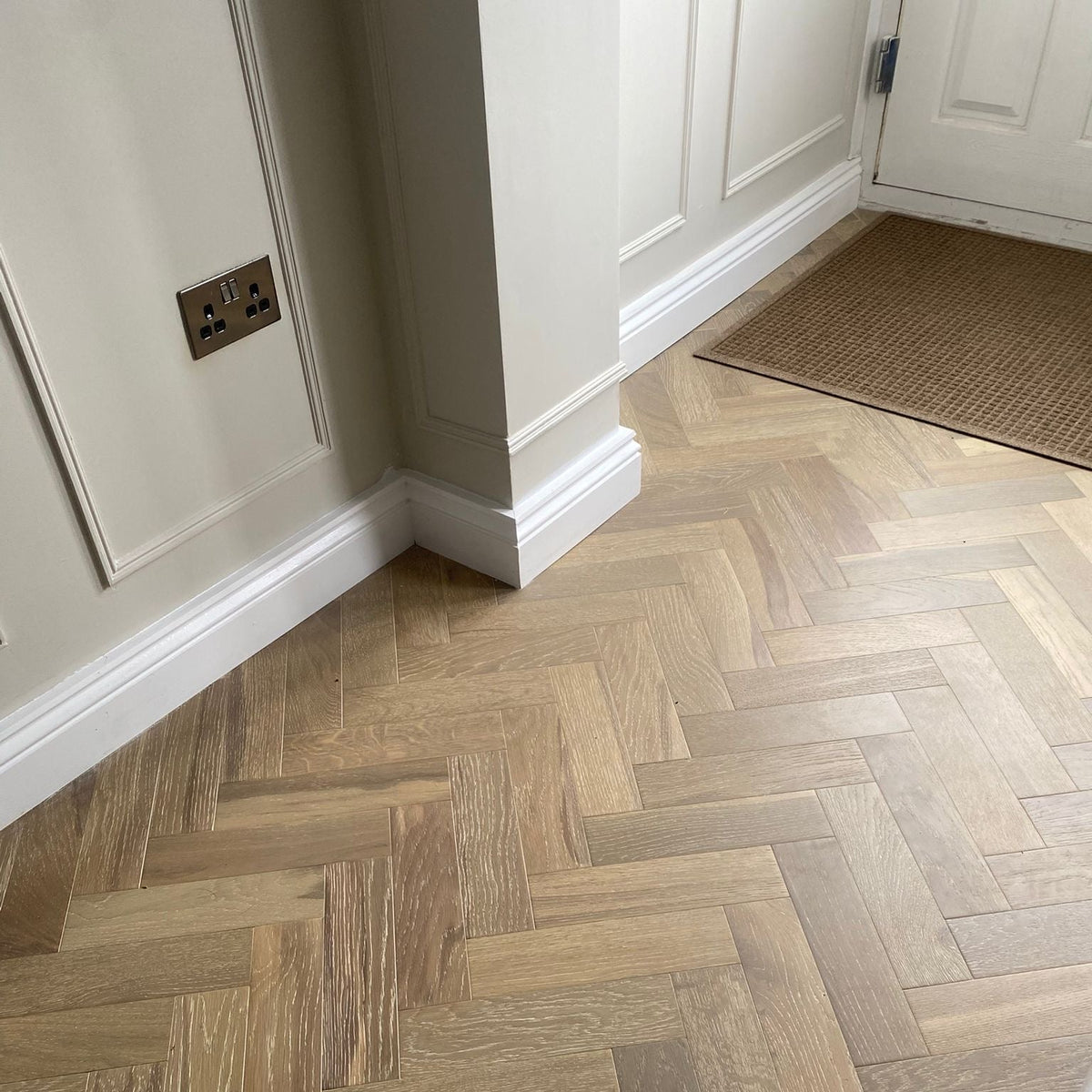 Dahlia Oak Herringbone Engineered