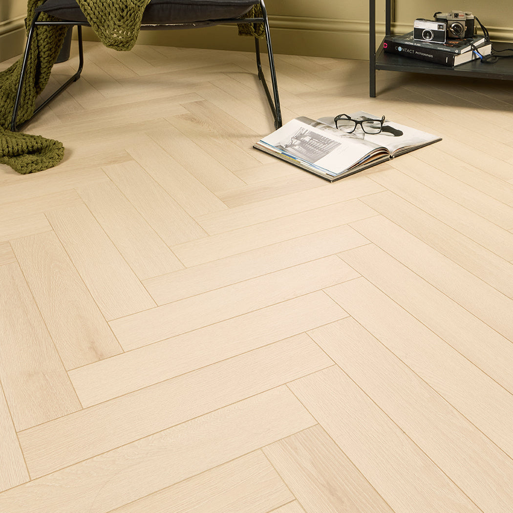 Kalmar oak 12mm Herringbone Laminate