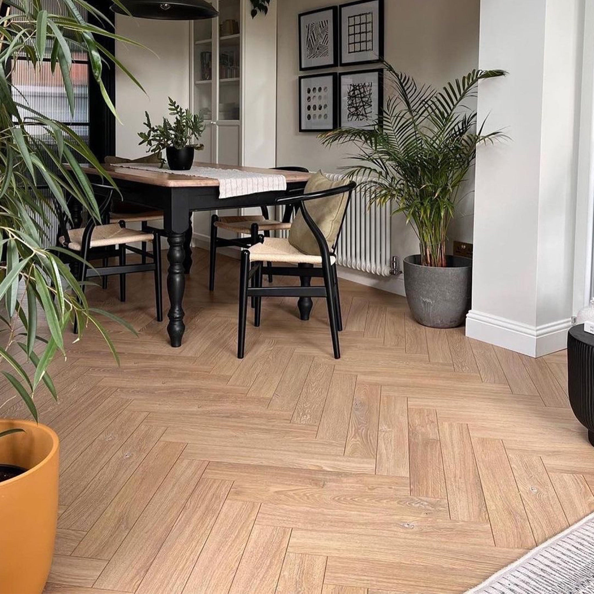 Desert Oak Herringbone Laminate Lifestyle Image