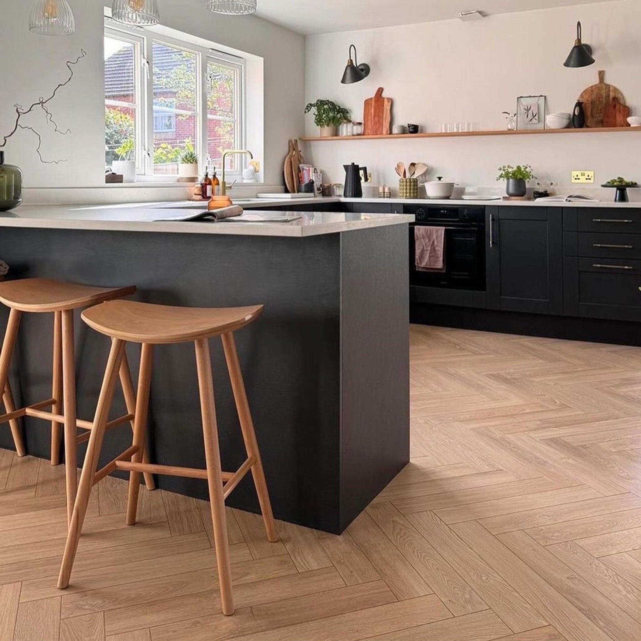 Desert Oak 12mm Herringbone Laminate