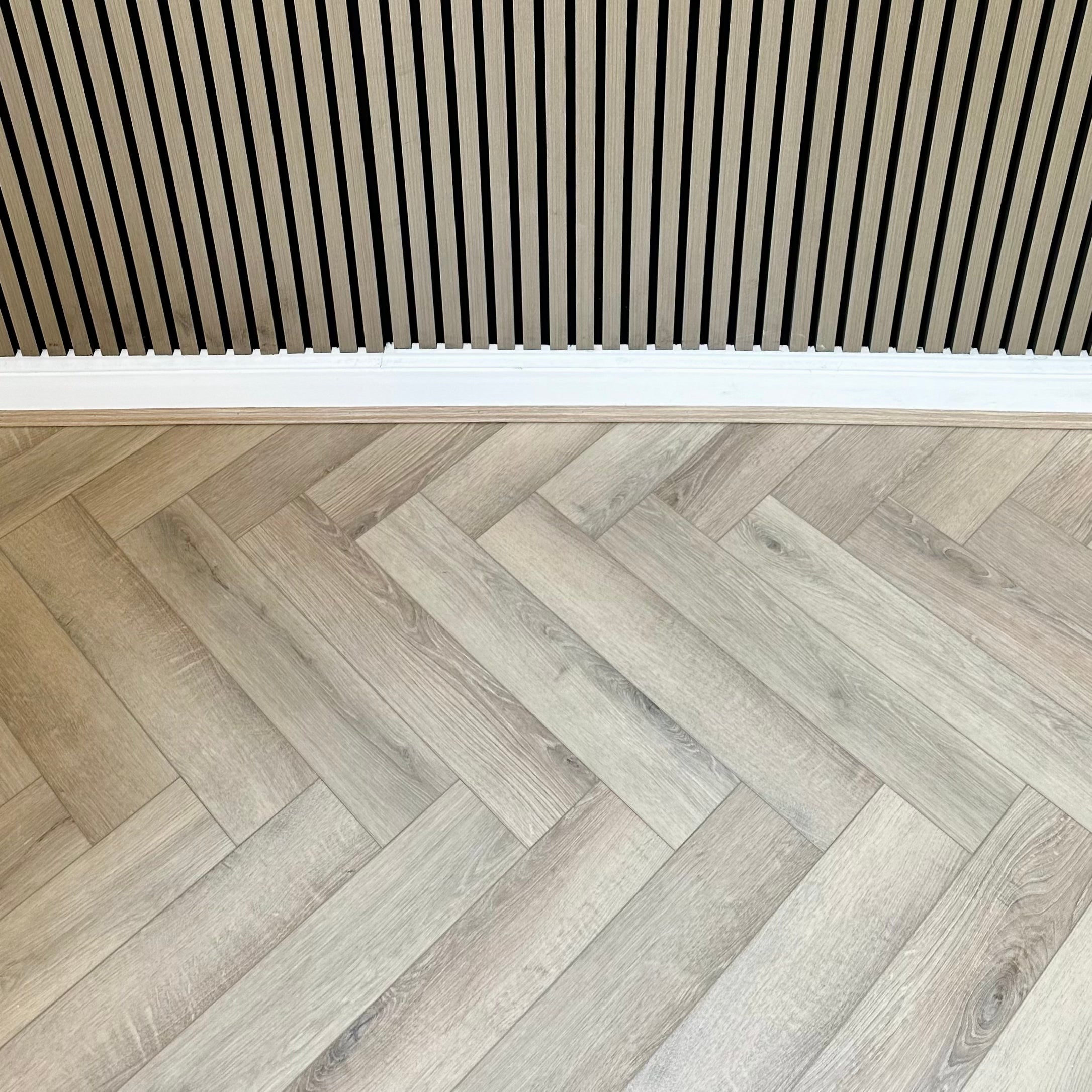 Hirame Oak Herringbone Waterproof Click Vinyl