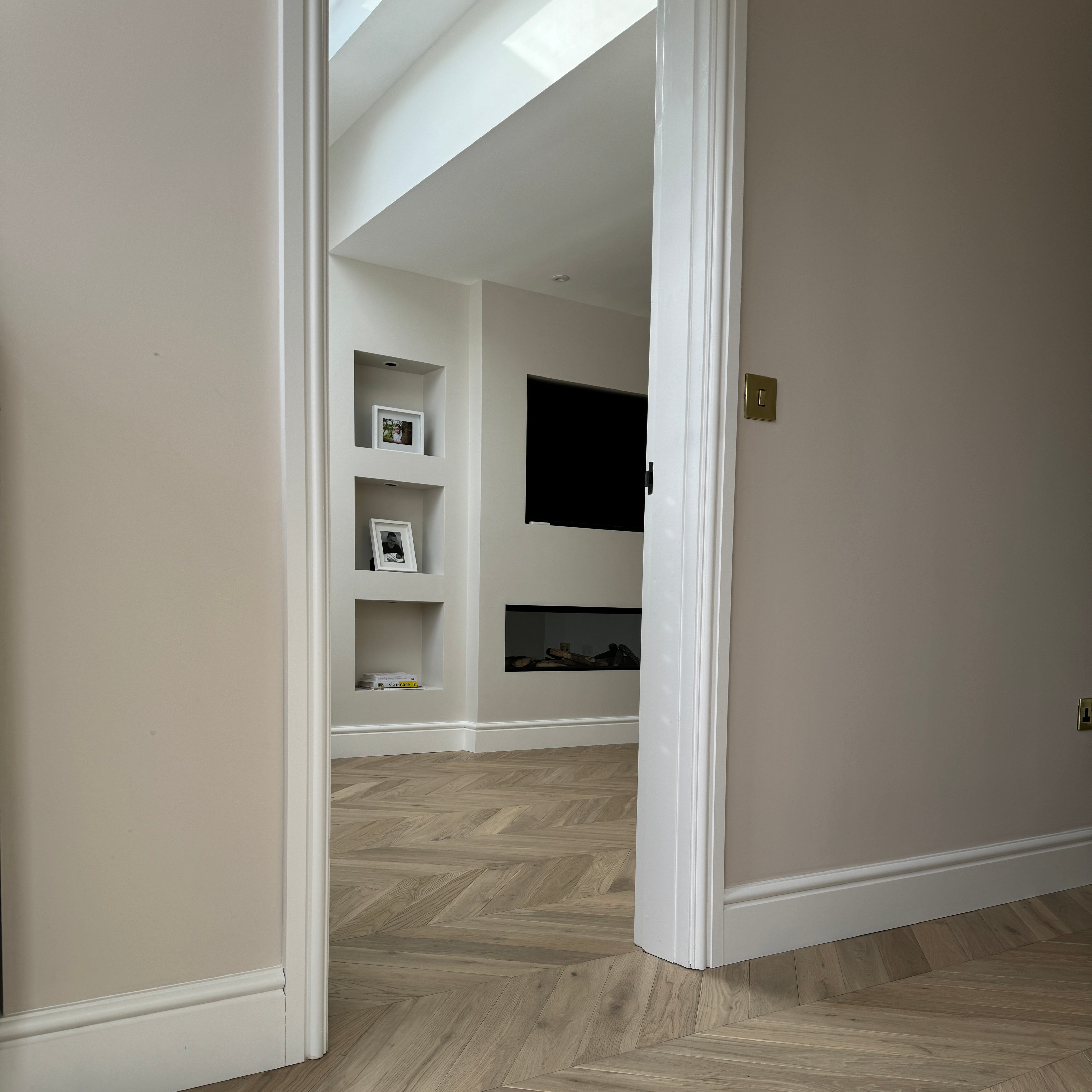White Beach Oak Chevron Engineered