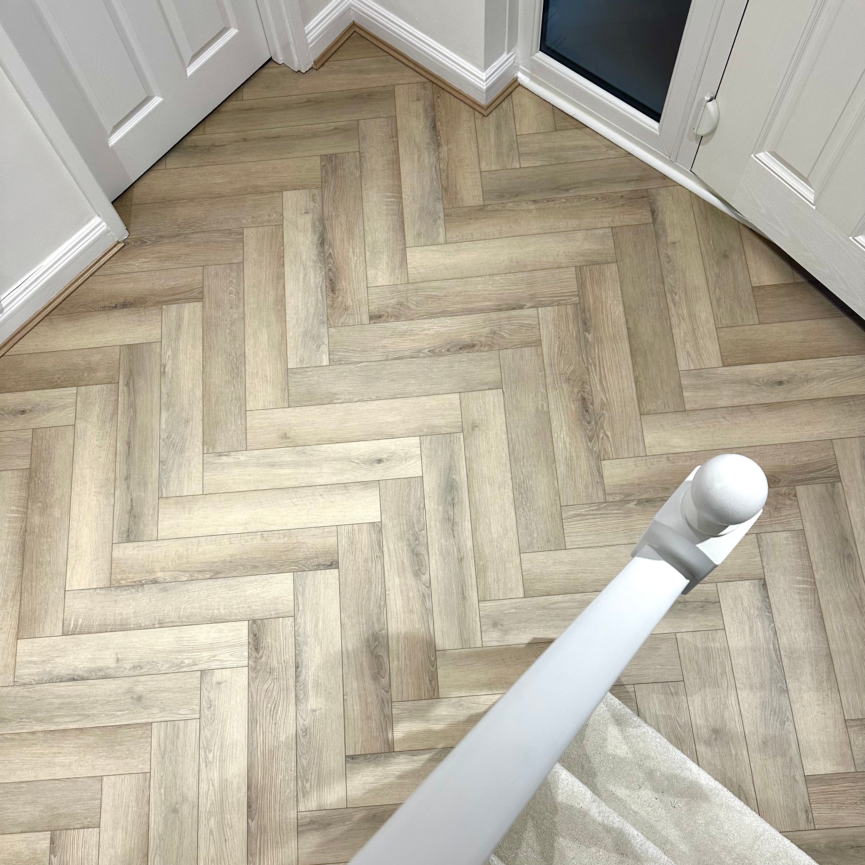 Hirame Oak Herringbone Waterproof Click Vinyl