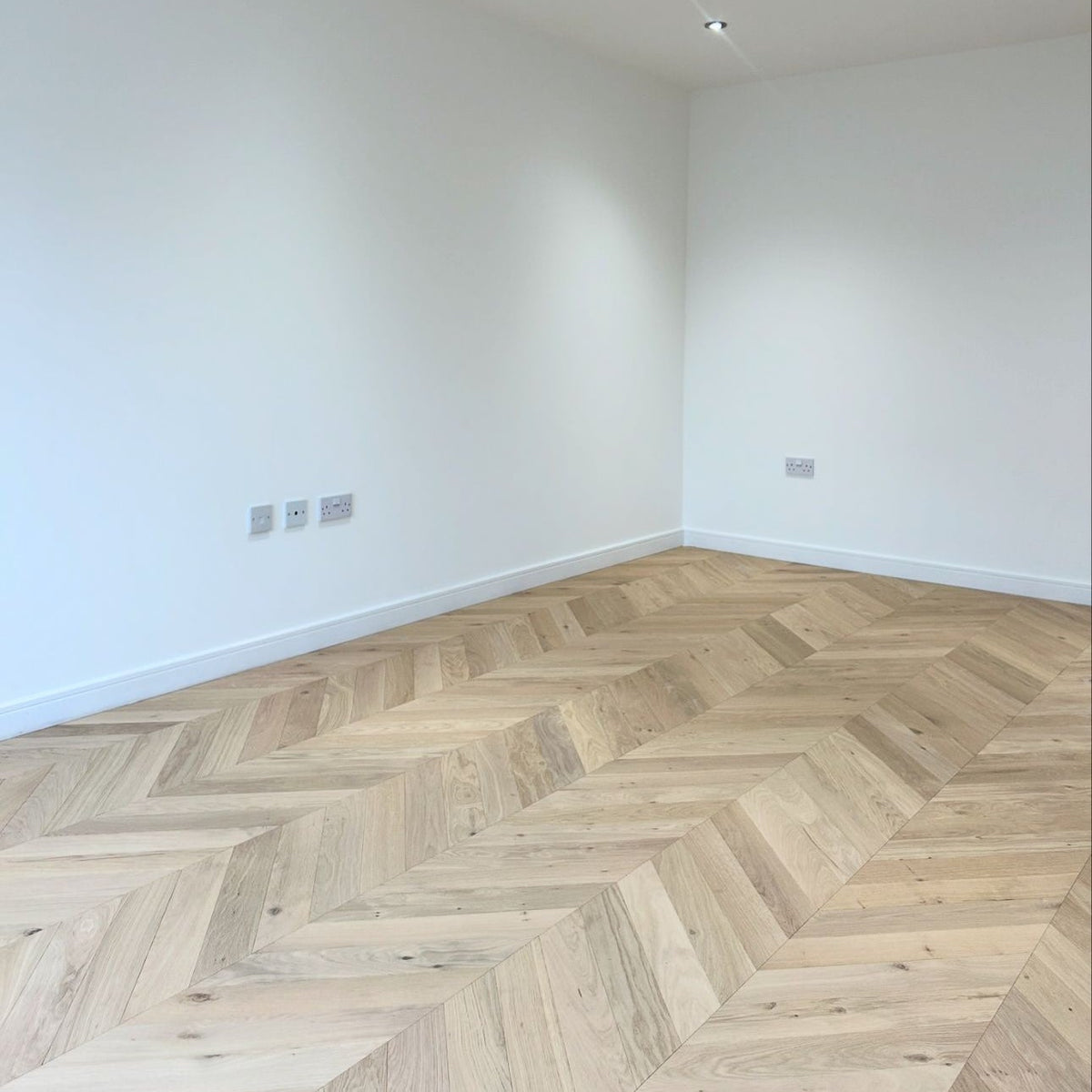 Invisible Oak Chevron Engineered
