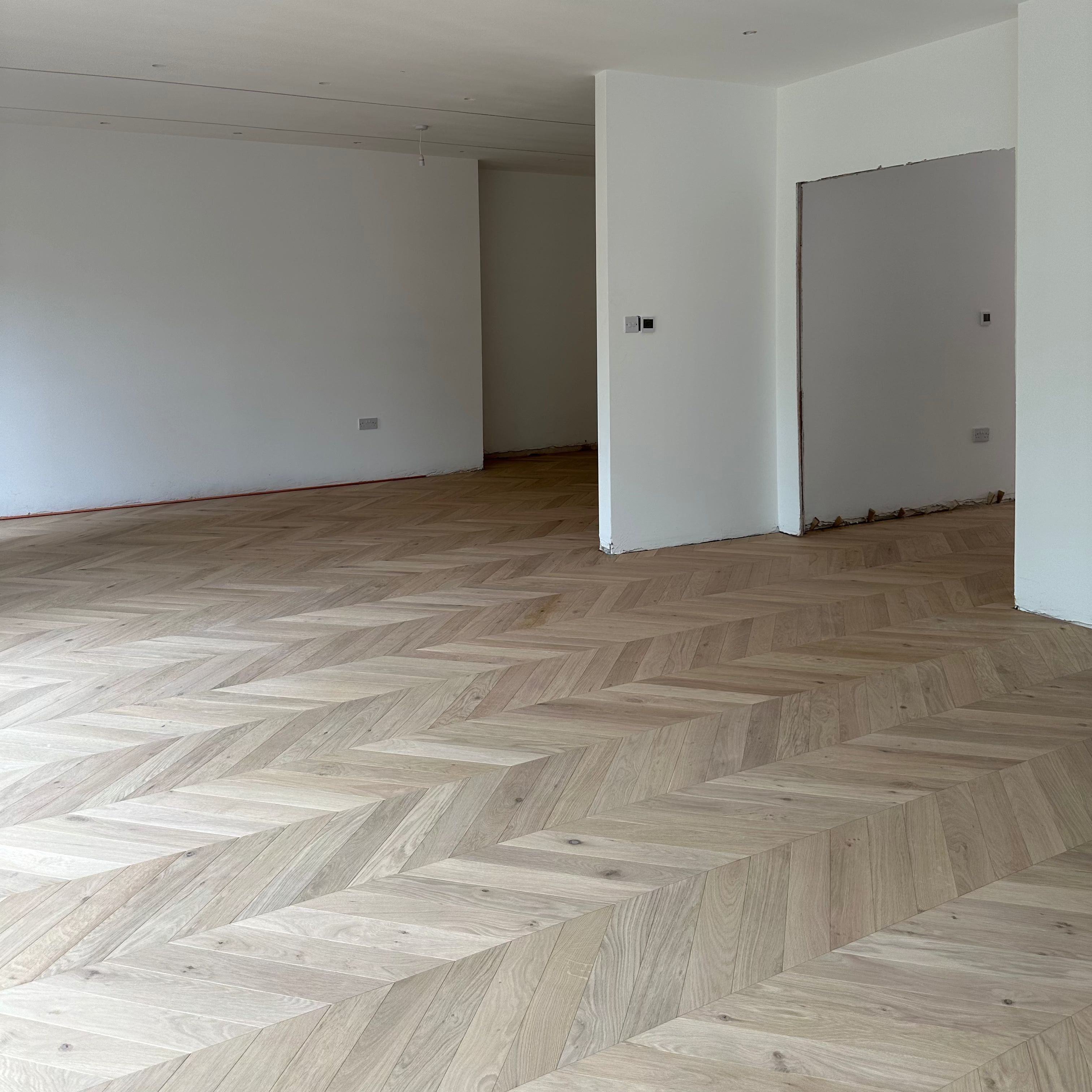 Summer oak Chevron Engineered