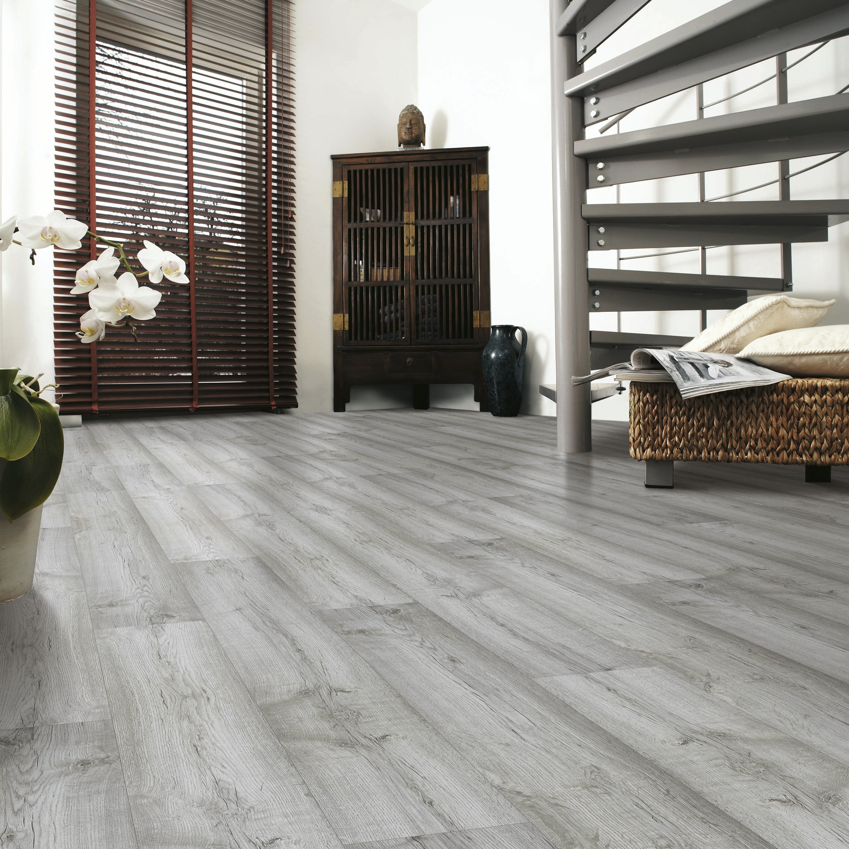 Dartmoor Oak 12mm Laminate