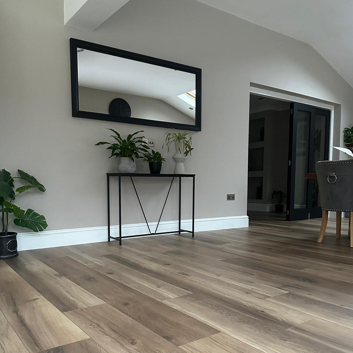 Wild West Oak 12mm Long & Wide Straight Laminate