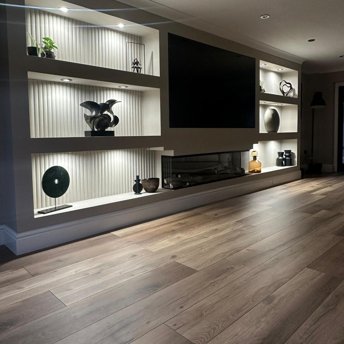 Wild West Oak 12mm Long & Wide Straight Laminate