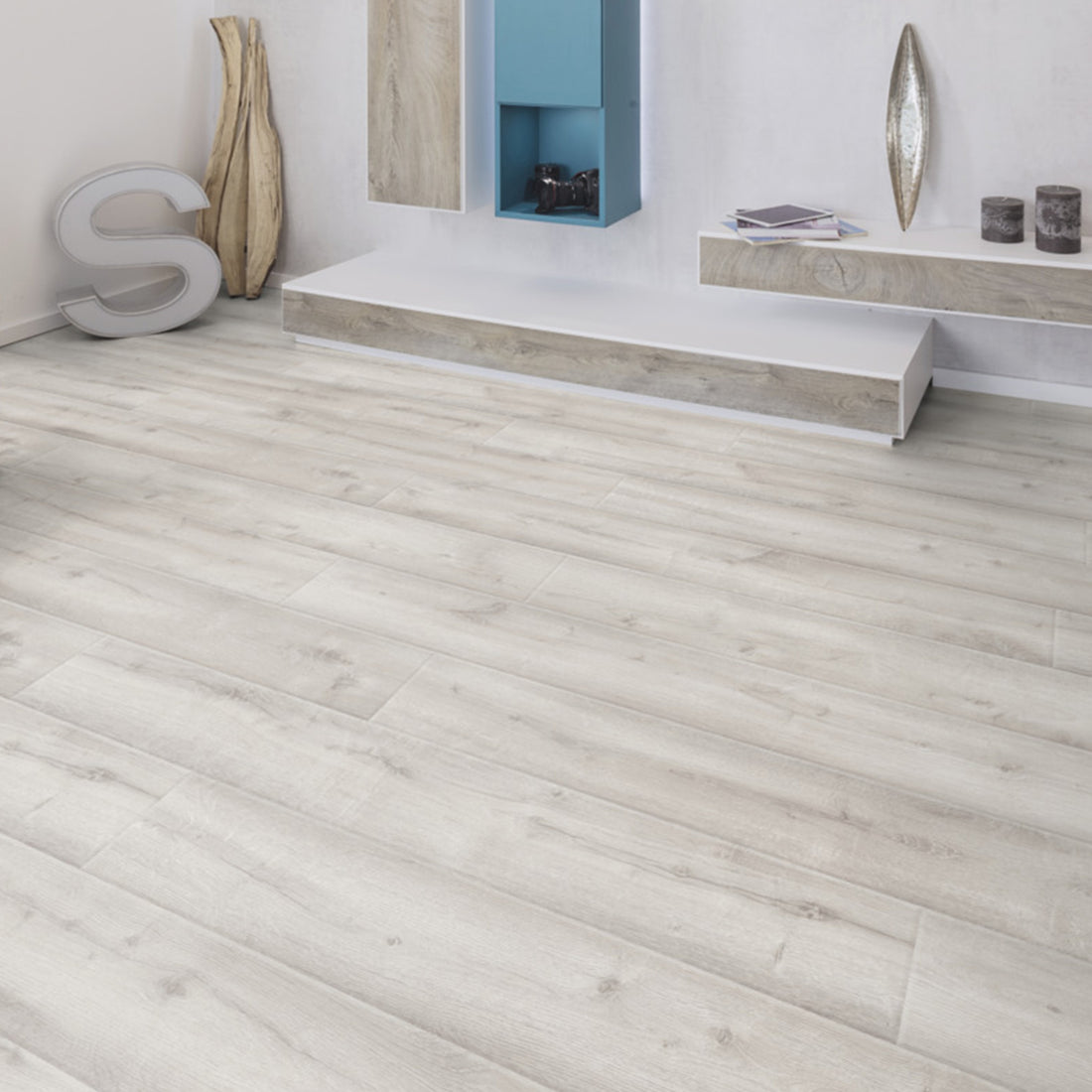 Arctic Oak Pressed Bevel AC5 8mm Straight Waterproof Laminate