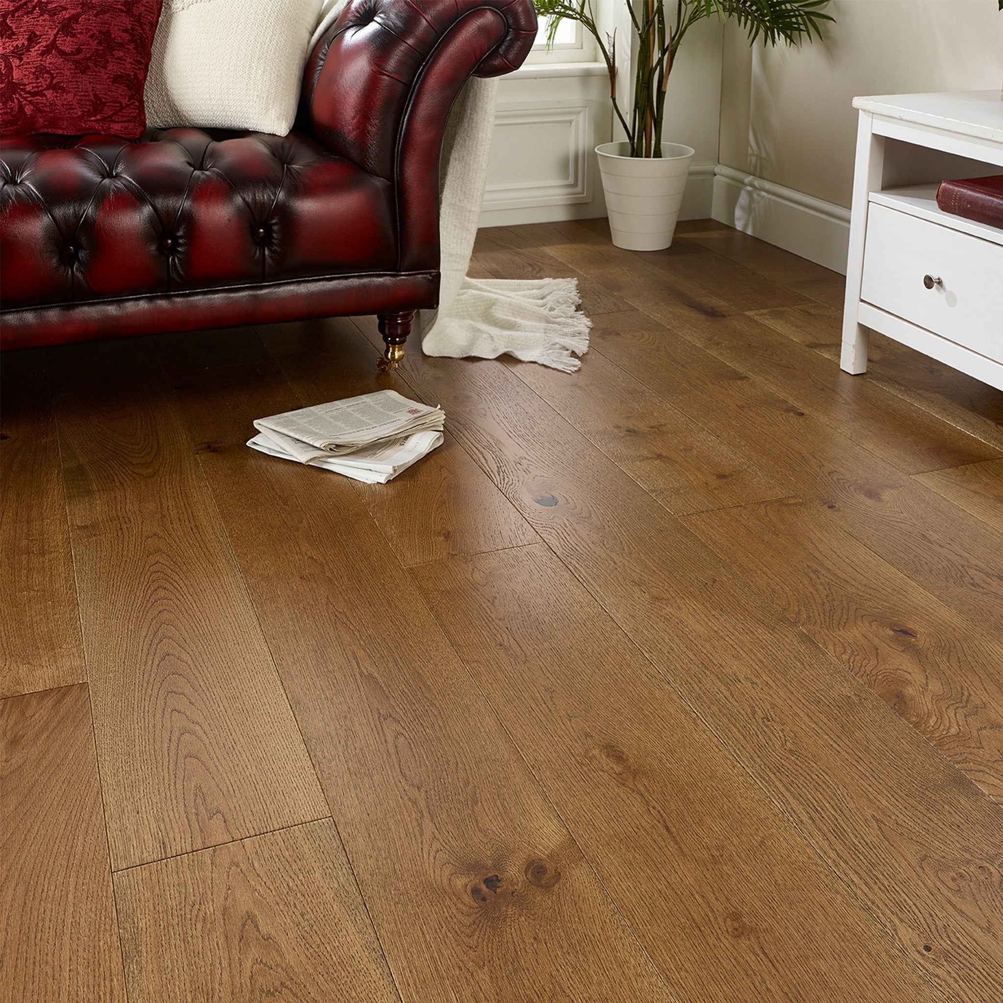 Cognac Brushed & Lacquered 15/4 x 220mm Straight Engineered - Floor Street
