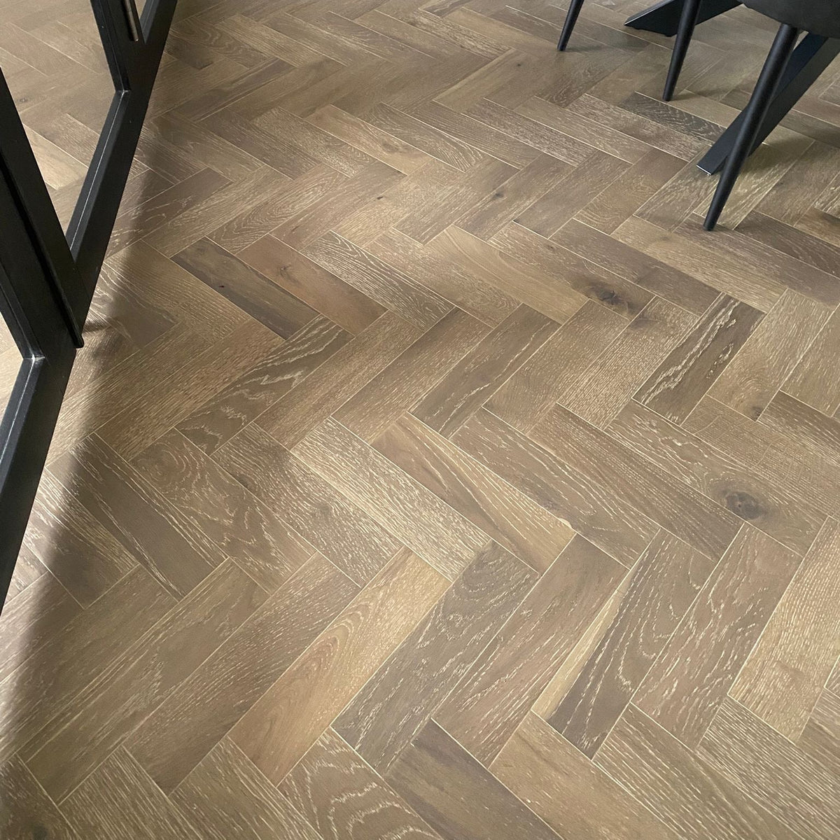 Dahlia Oak Herringbone Engineered