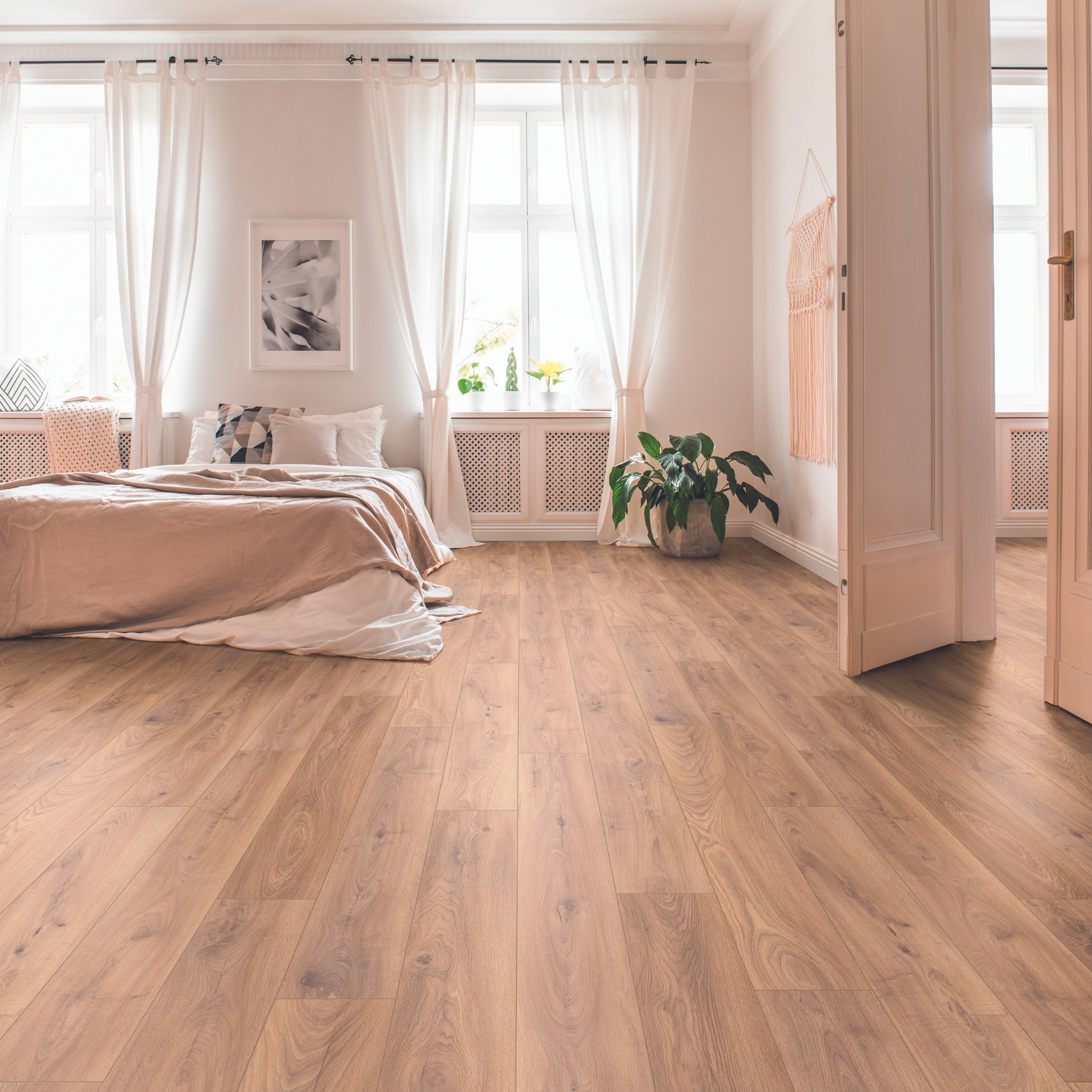 Everest Oak 8mm Straight Laminate - Floor Street