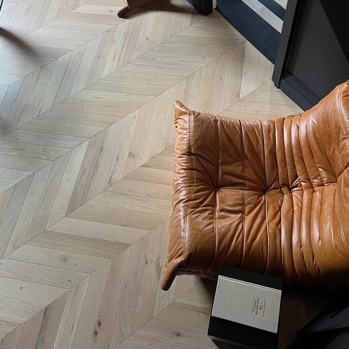 Invisible Oak 14/3 x 90mm Chevron Engineered - Floor Street