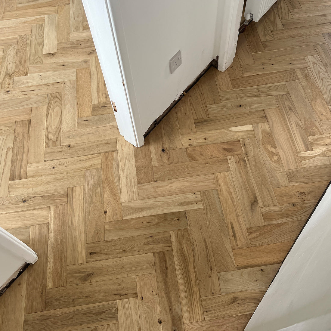 Invisible Oiled 15/4 x 90mm Herringbone Engineered