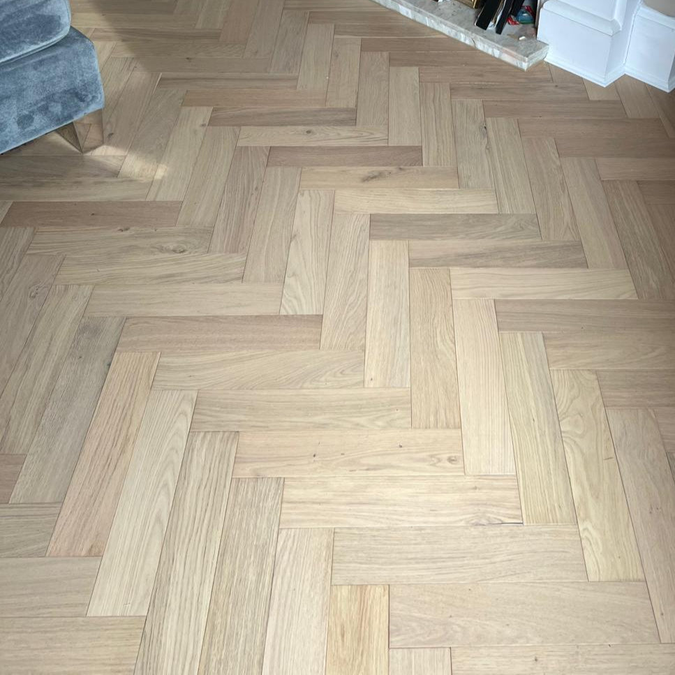 Smooth & Invisible Oak Herringbone Engineered - Floor Street