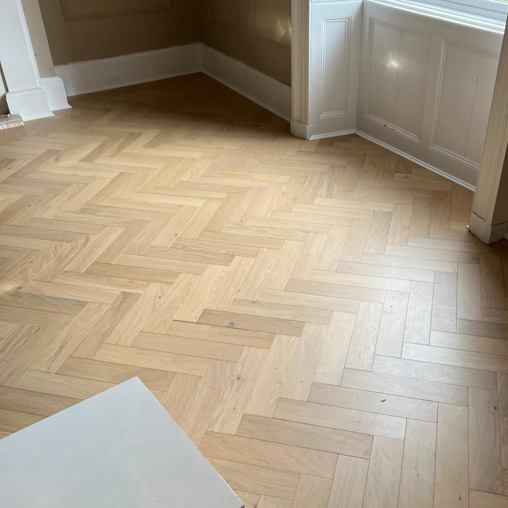Smooth & Invisible Oak Herringbone Engineered - Floor Street