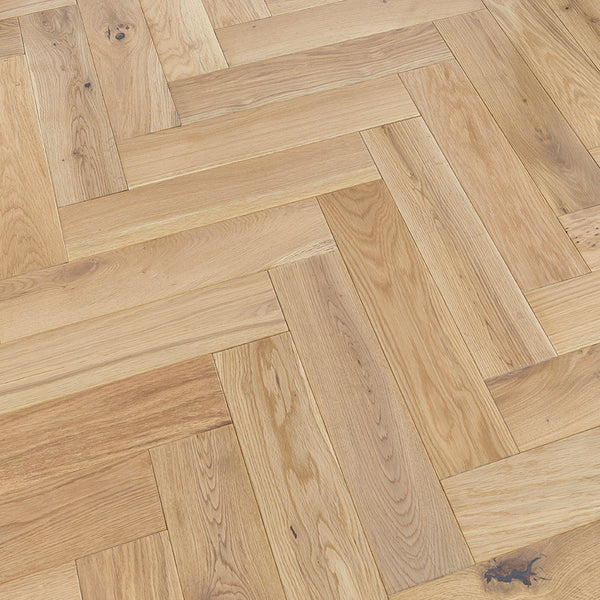 Smooth & Invisible Oak Herringbone Engineered