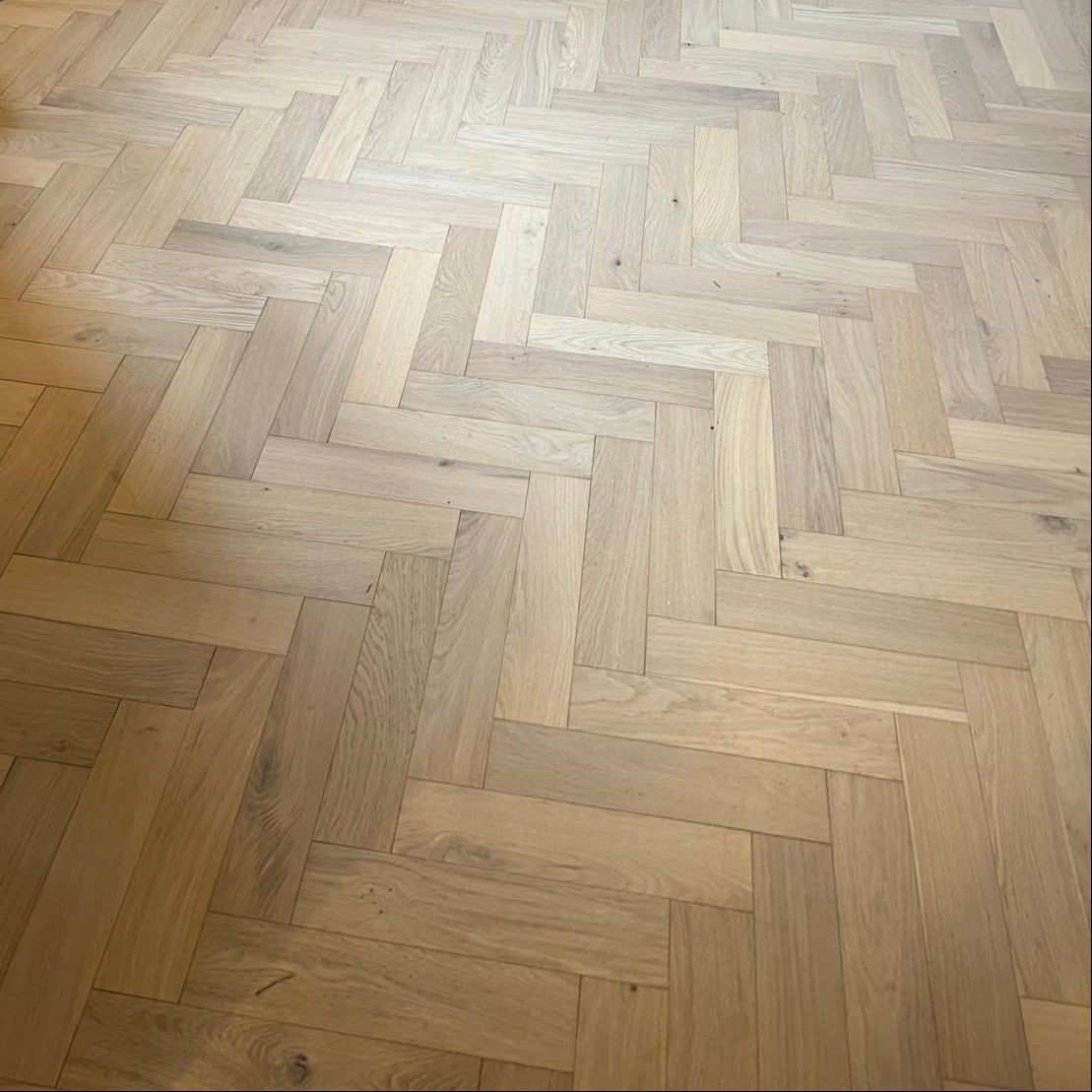 Smooth & Invisible Oak Herringbone Engineered - Floor Street