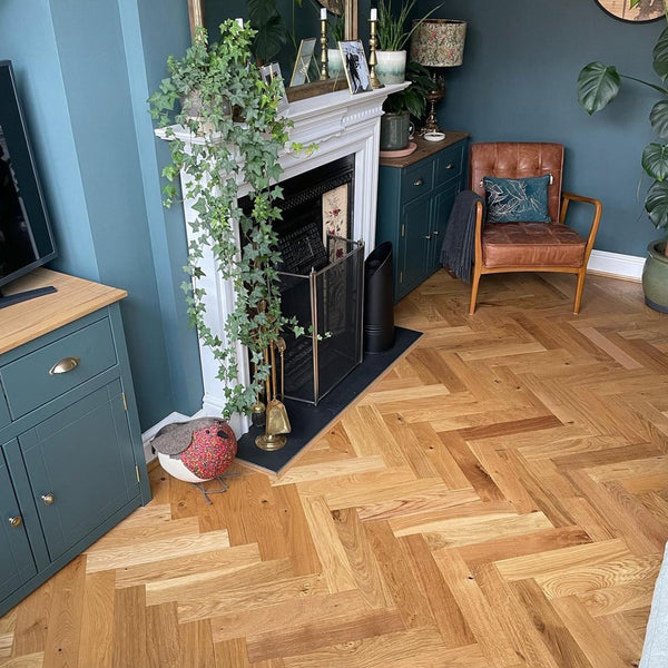 Natural Brushed UV Lacquered 15/4 x 90mm Herringbone Engineered